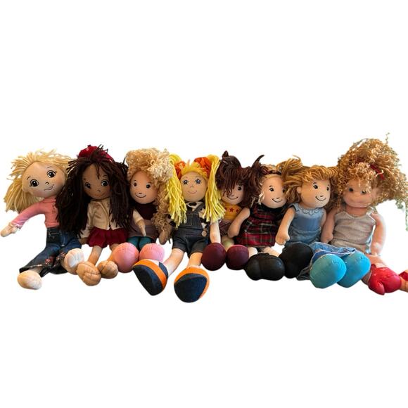 Gymobree,  Groovy, and Lovely Lilly Dolls 8 in total and Groovy Girls Bed - Picture 1 of 6